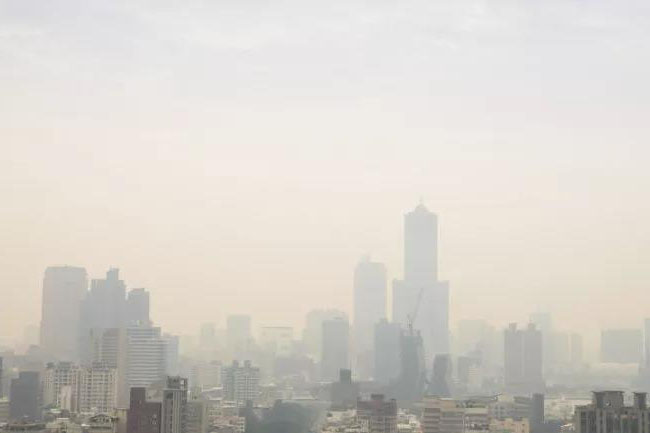 秋高氣燥，警惕“三手煙”！空氣凈化除濕機(jī)