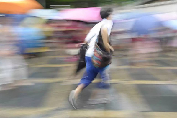 廣州暴雨突襲，高考繼續(xù)_除濕機廠家